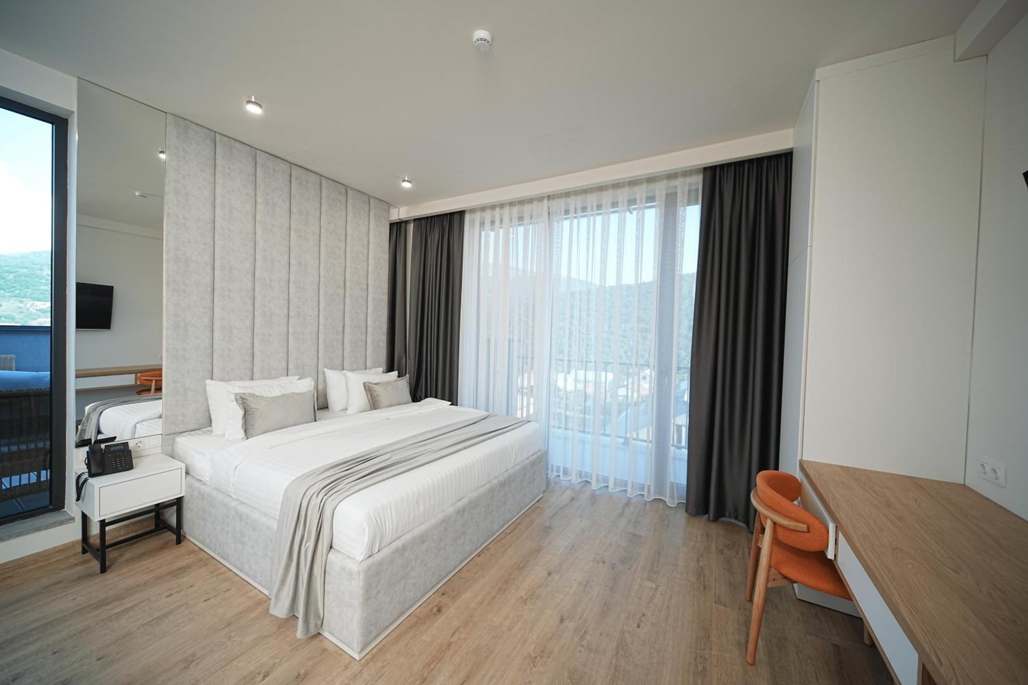 Dili Town Resort And Spa Dilijan Eksteriør bilde